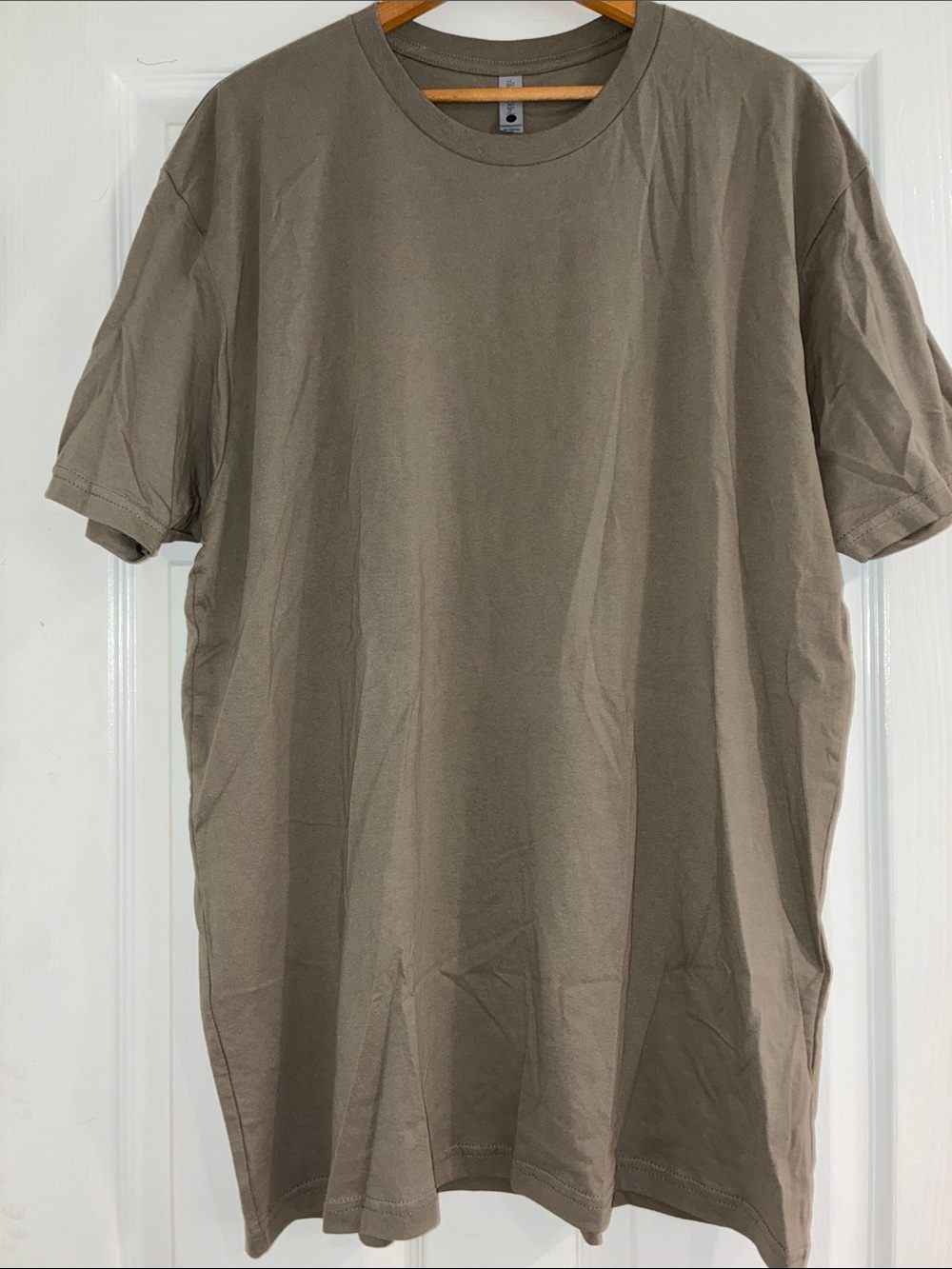 GAP/ARIZONA JEAN CO/NEXT LEVEL APPAREL Excellent Men’s Beige, Green & Olive Tees - Picture 9 of 11